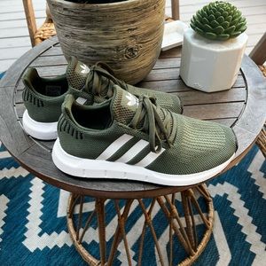Adidas Swift Run sneakers | size 7 | WORN ONCE